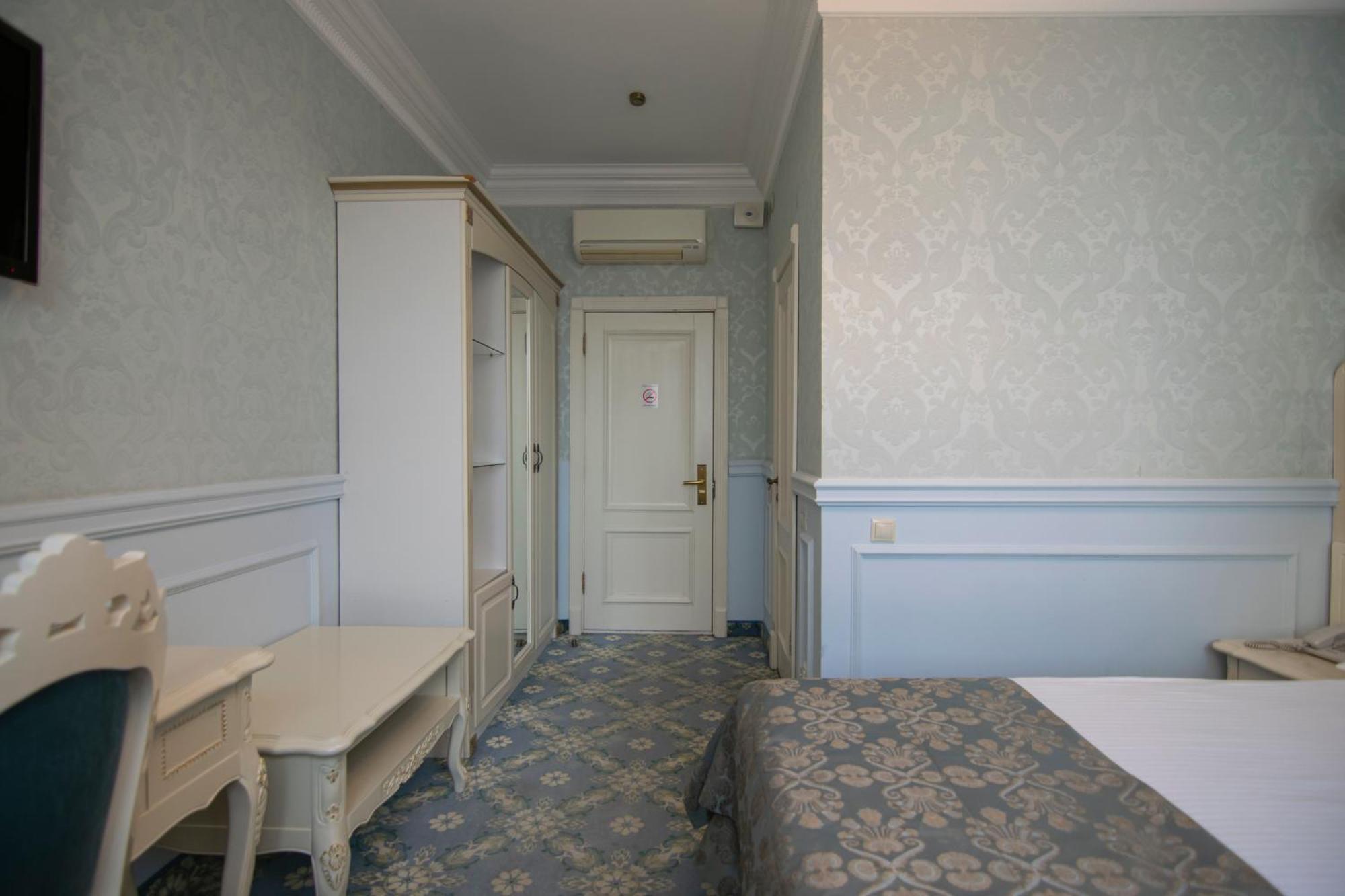 Royal Olympic Hotel Kiev Bagian luar foto