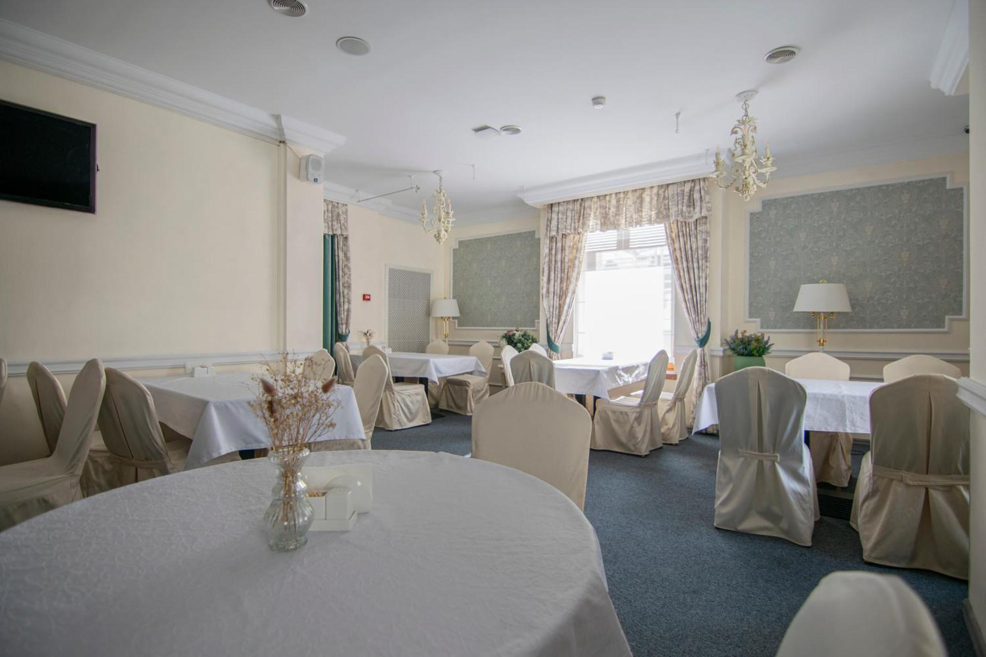 Royal Olympic Hotel Kiev Bagian luar foto