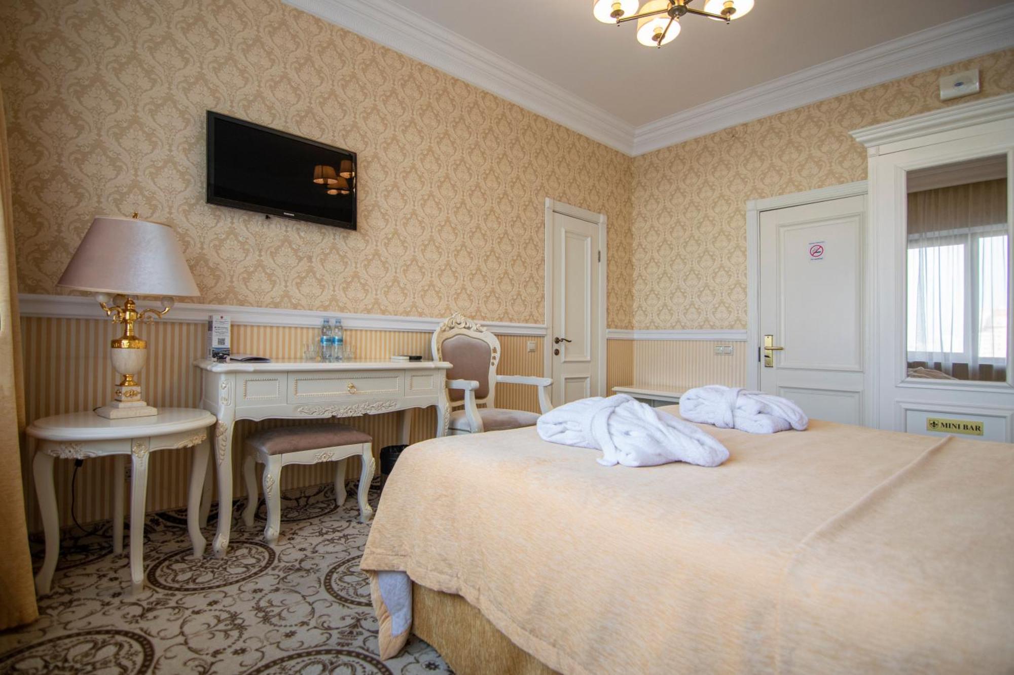 Royal Olympic Hotel Kiev Bagian luar foto