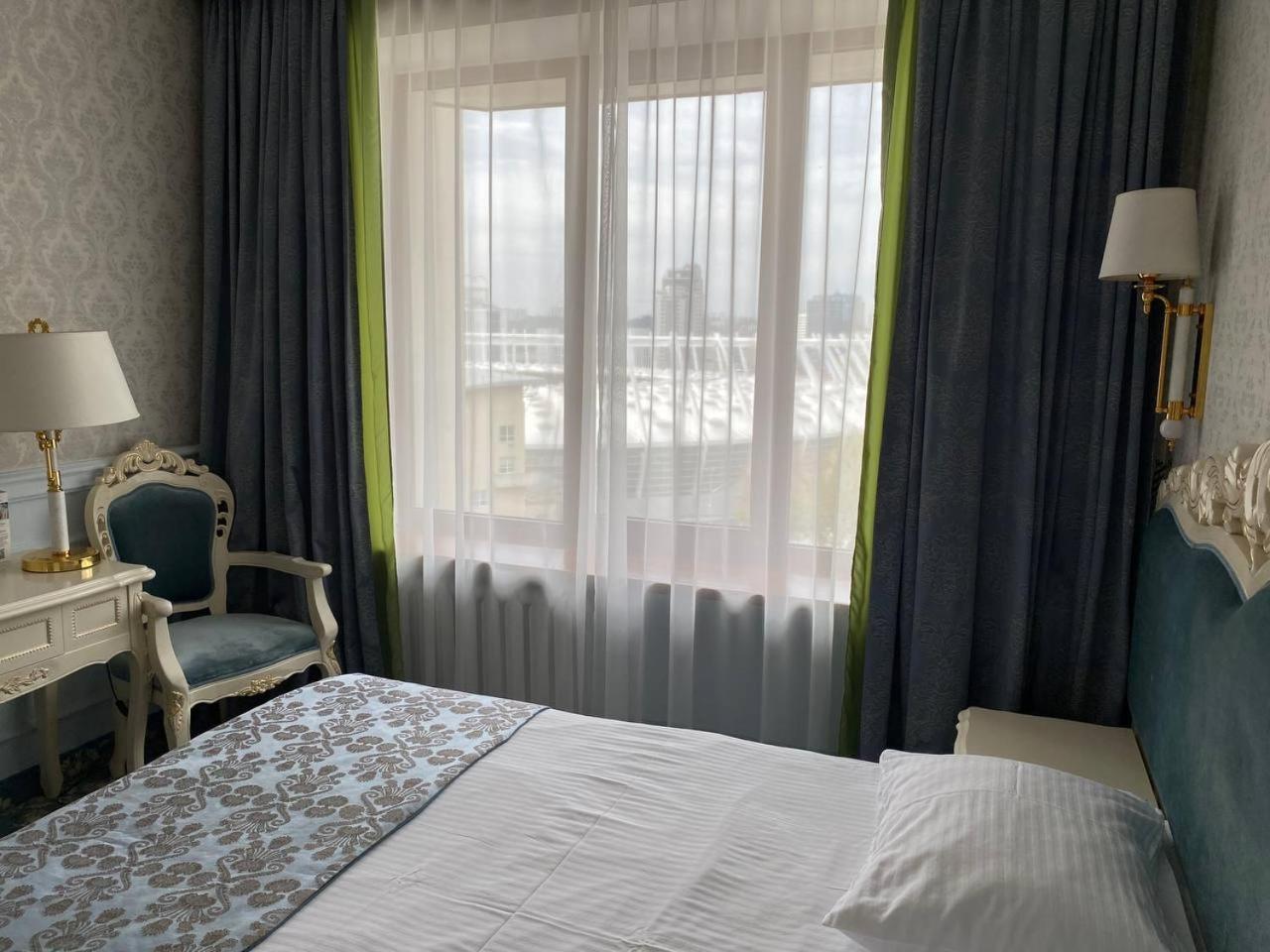 Royal Olympic Hotel Kiev Bagian luar foto